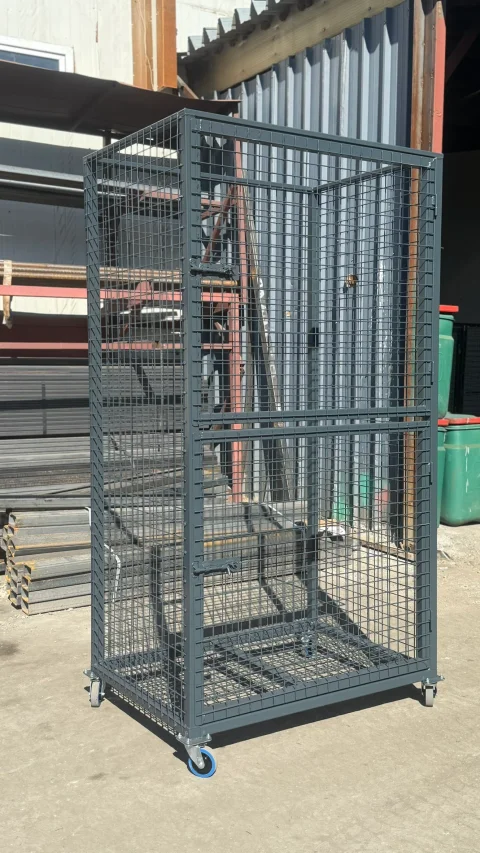 Cages et chariots — Photographie 57