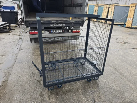 Cages et chariots — Photographie 51