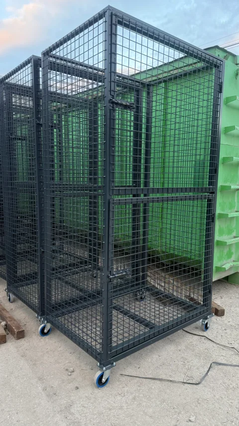Cages et chariots — Photographie 68