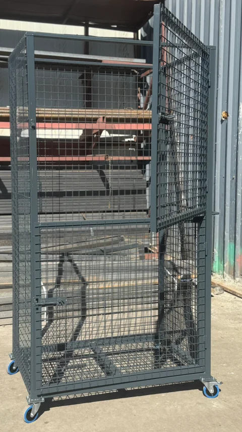 Cages et chariots — Photographie 46