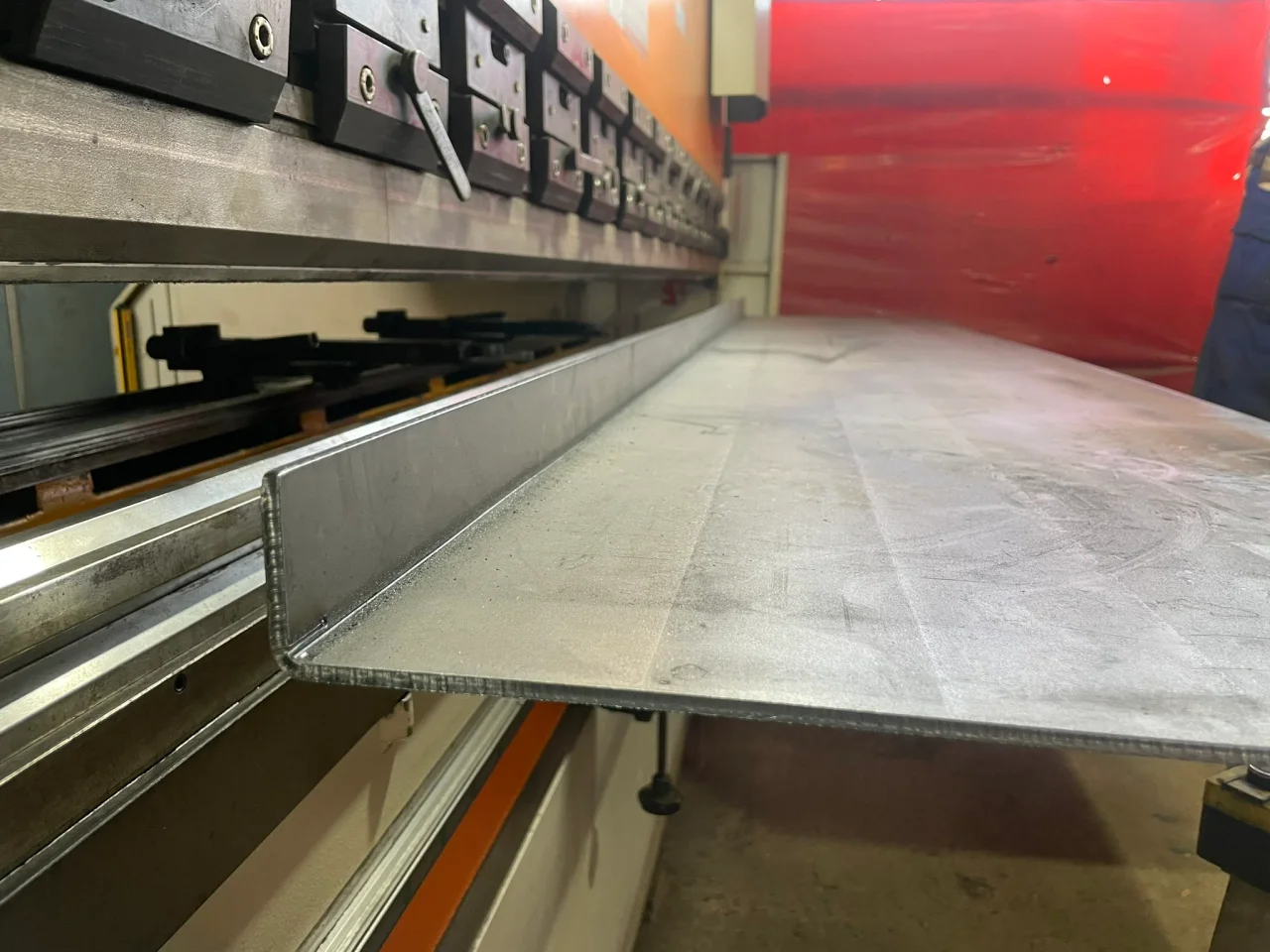 Îndoire CNC — fotografie din atelier