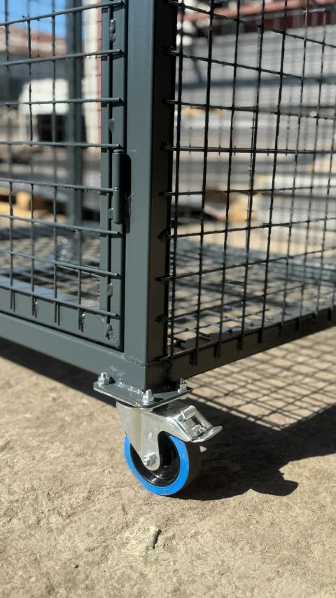 Cages et chariots — Photographie 69